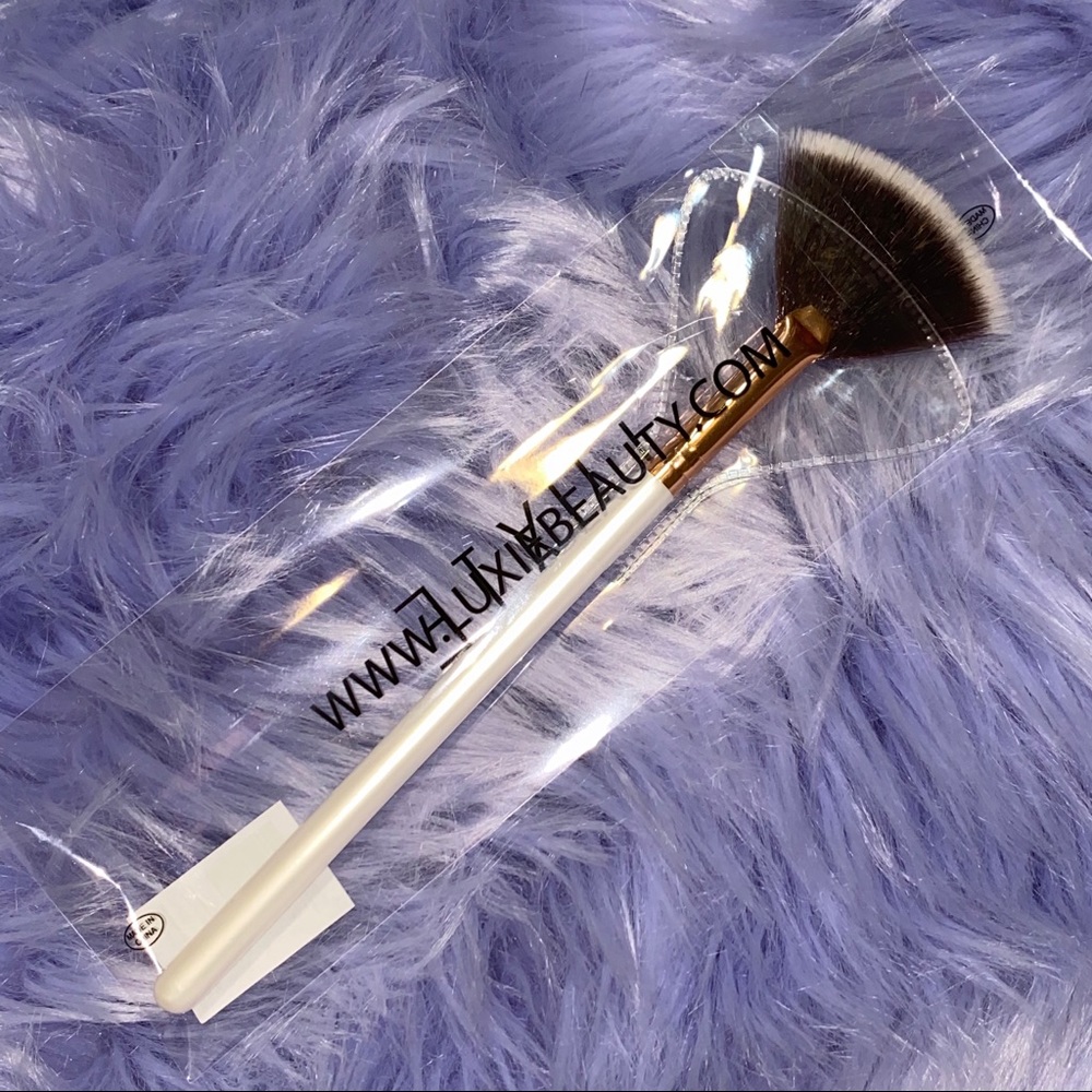 Luxie Beauty 560 Medium Fan Brush
